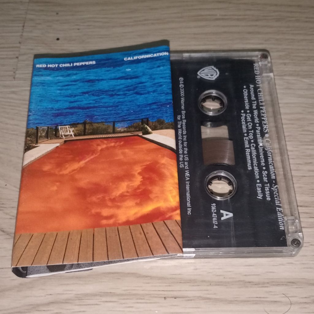 Red Hot Chilli Peppers (RHCP) Cassette - Californication (รุ่นพิเศษ)