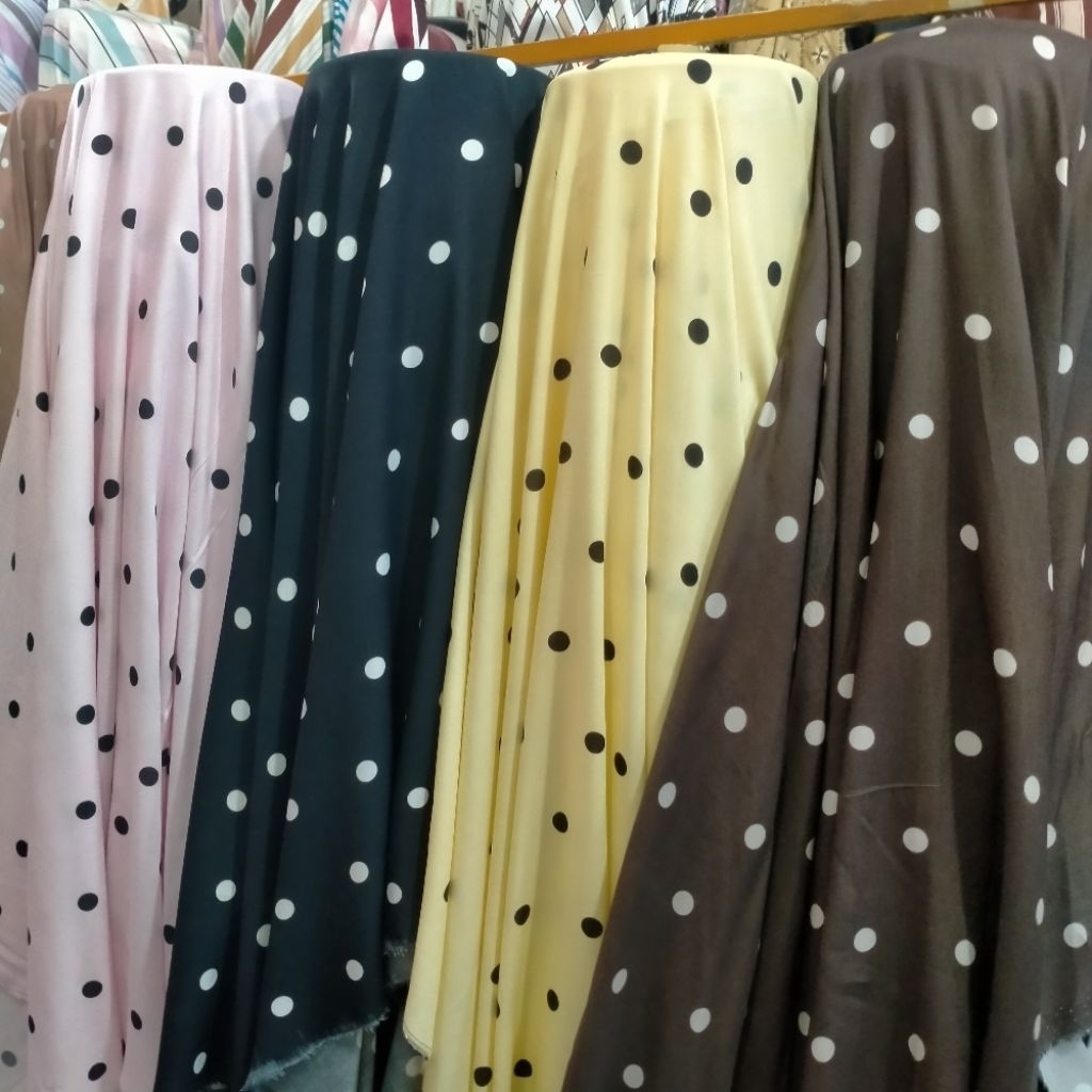 KATUN ผ้าคอตตอนเรยอนลายจุด/ลูกบอลเรยอน/ราคาต่อ 0.5 mtr