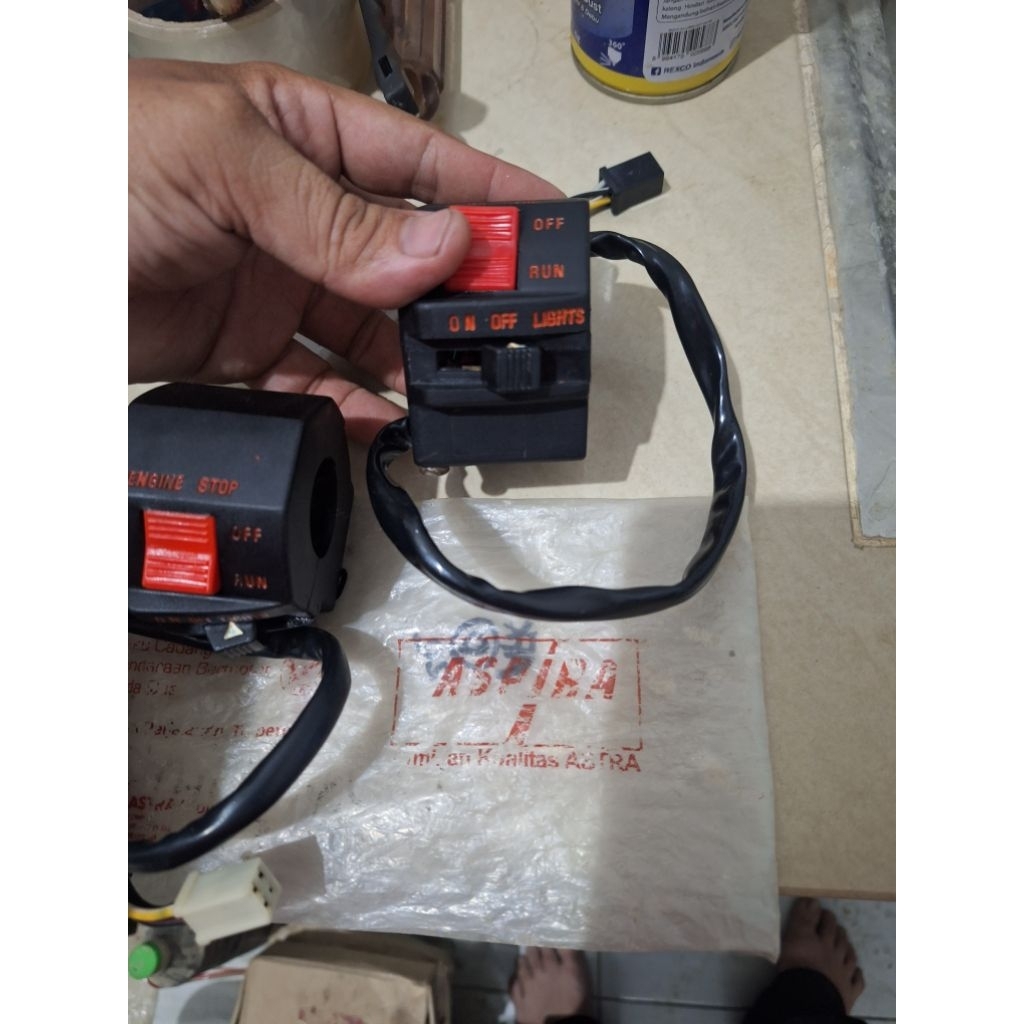 สวิตช์ขวา ที่ยึดขวา suzuki rgr rgr 150 nos aspira
