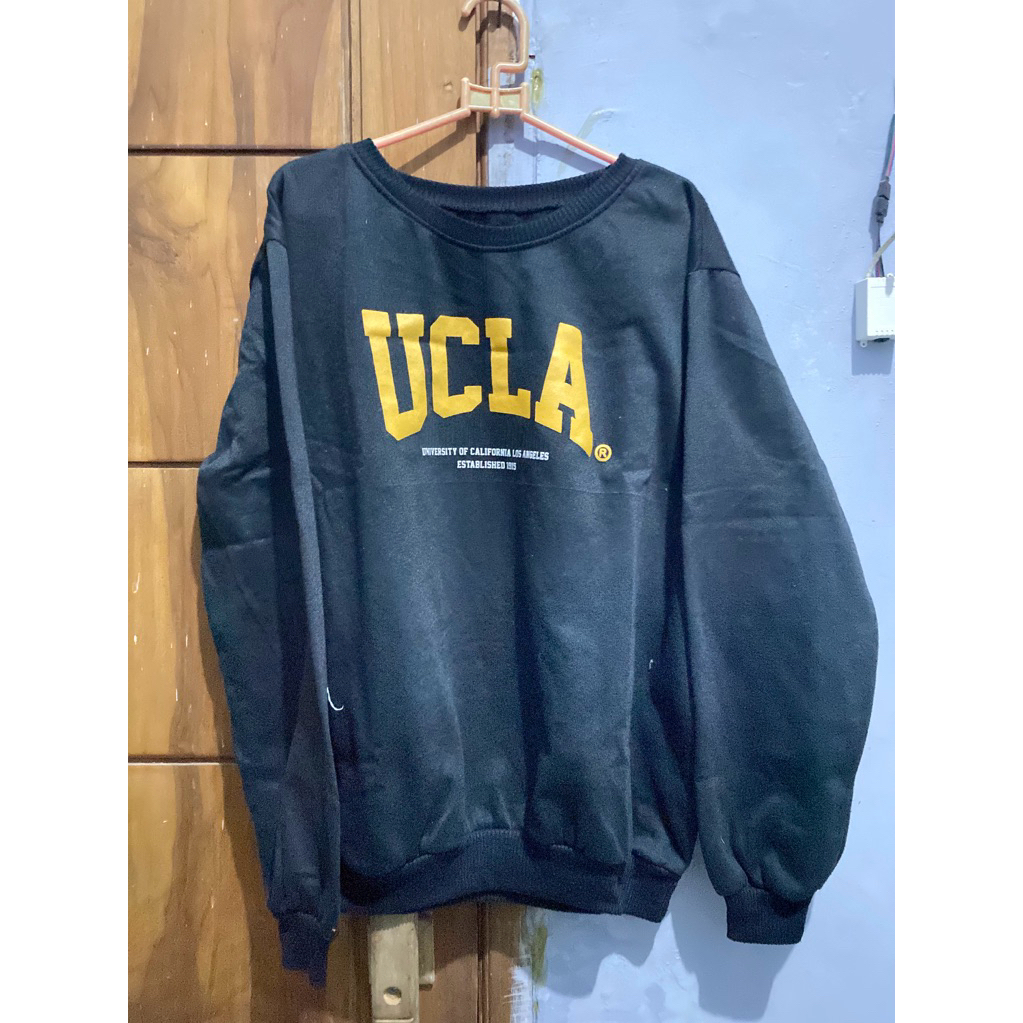 เสื้อสเวตเตอร์สีดํา ucla