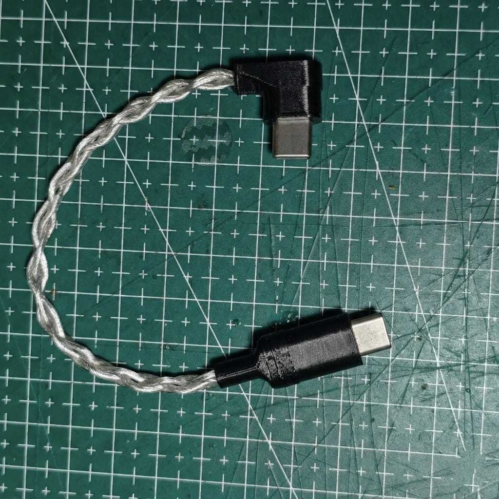 Premium L Shape Type-C ถึง Type C 4 Braid SPC 7N คริสตัลทองแดง Litz สําหรับข้อมูล DAC