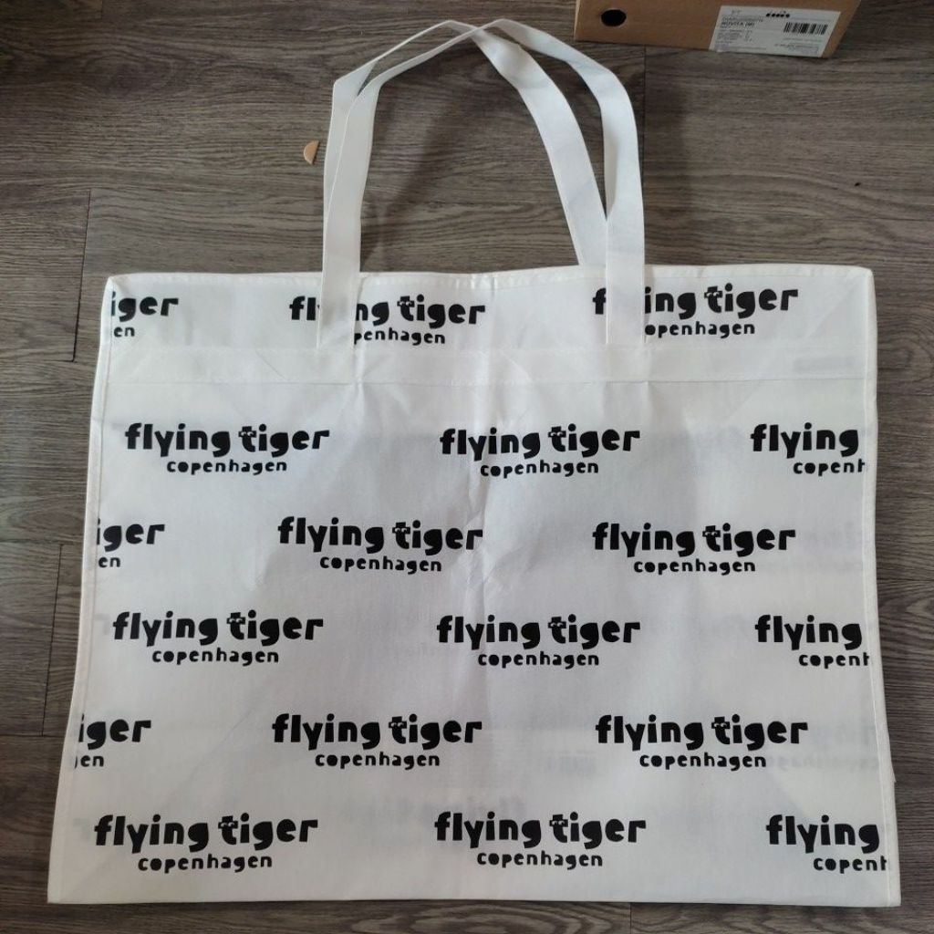กระเป๋าช้อปปิ้ง Flying Tiger Jumbo
