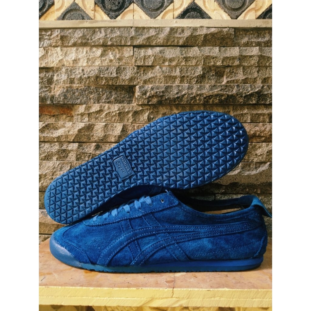 รองเท้า Onitsuka tiger ไซส์ 42 (มือสอง)