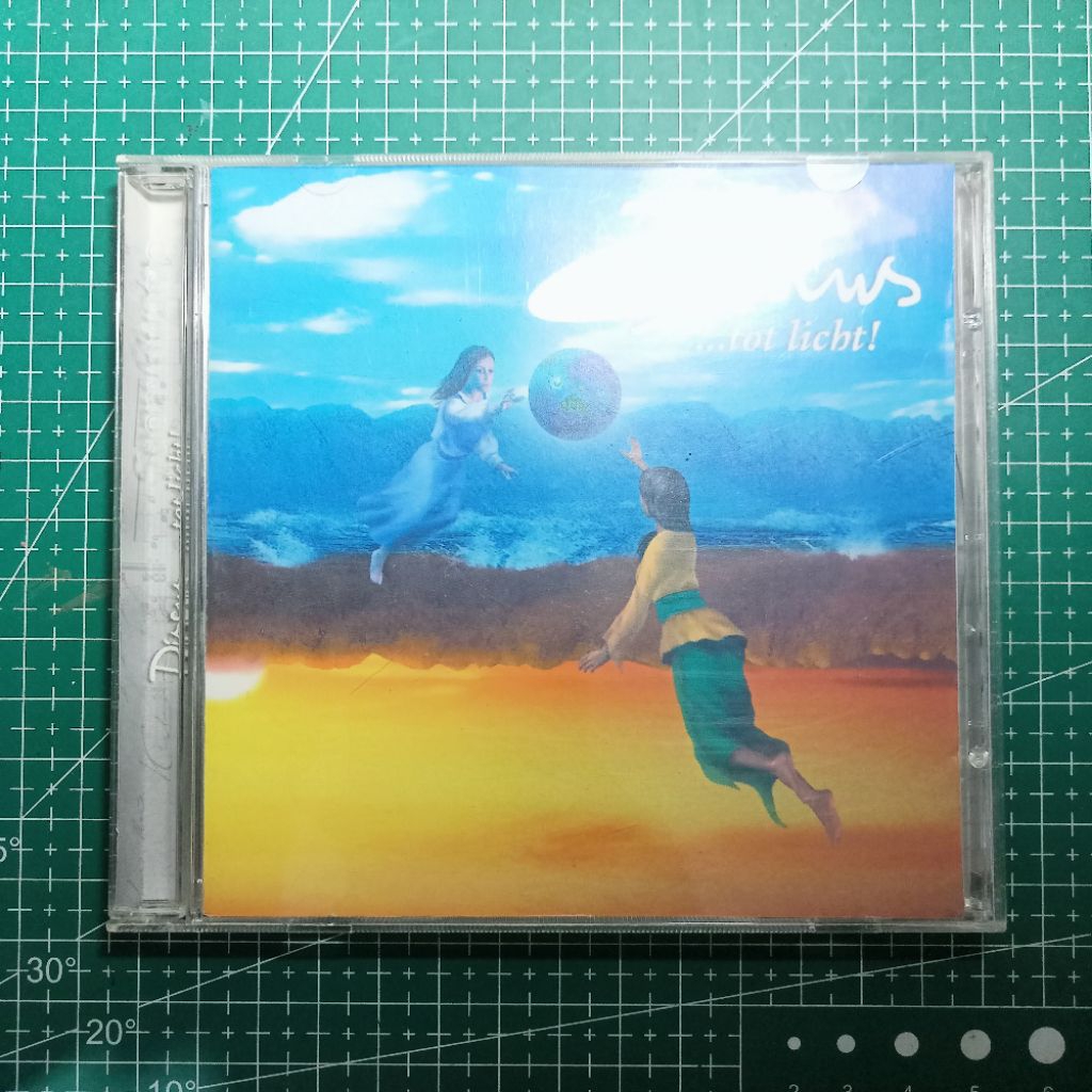 ซีดี Discus - ...หมองคล้ํา!