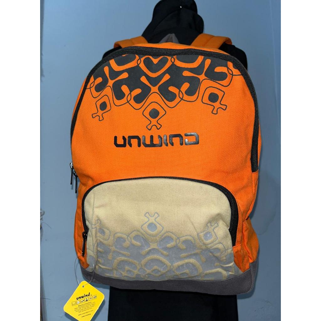 Unwind - กระเป๋าเป้ผ้าแคนวาสผู้หญิงลายดอกไม้