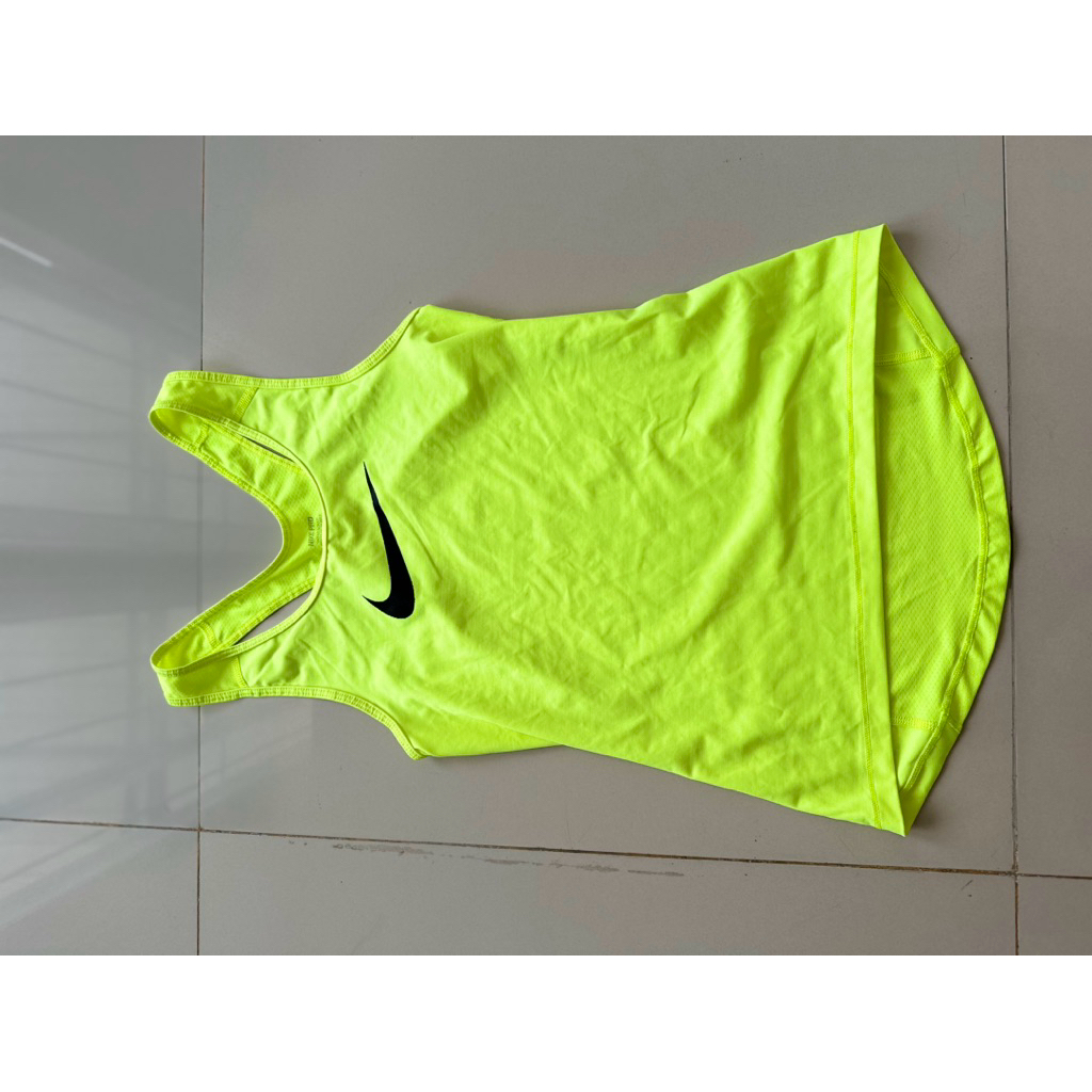 Nike pro dri fit size S นีออนสีเขียว Tank Sport เสื้อกล้ามชุดกีฬาเทนนิส padel แบดมินตัน activewear ผ
