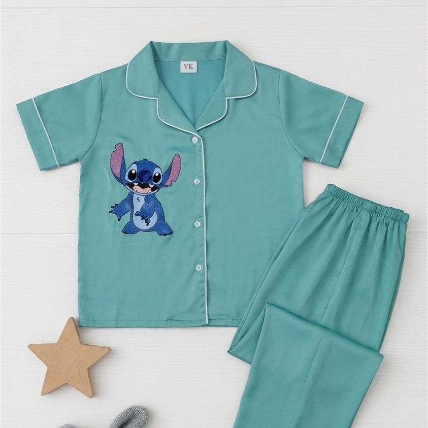 STICTH - YuKo Elegance ชุดนอนสีเขียวขุ่น Unisex ดีไซน์สบายและแฟชั่นสไตล์