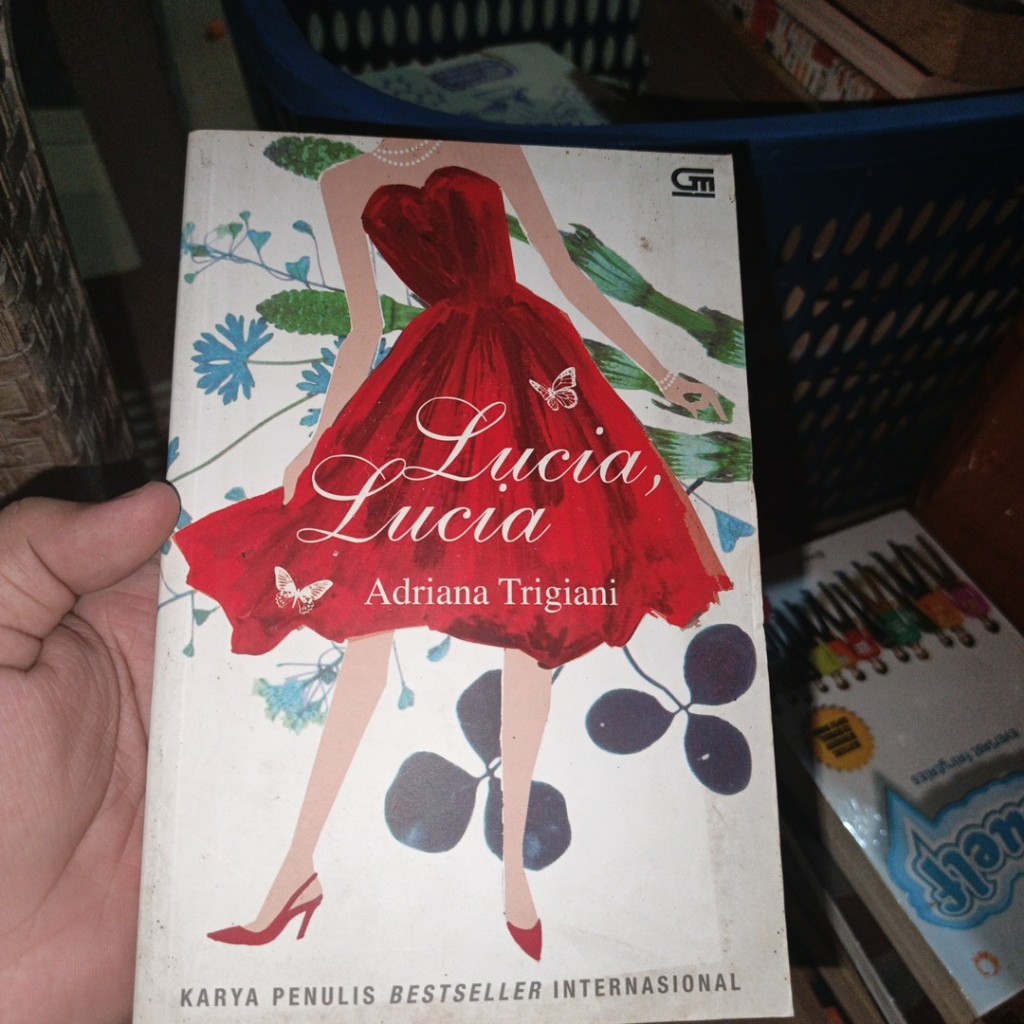 [Preloved] Lucia, Lucia Adriana Trigani