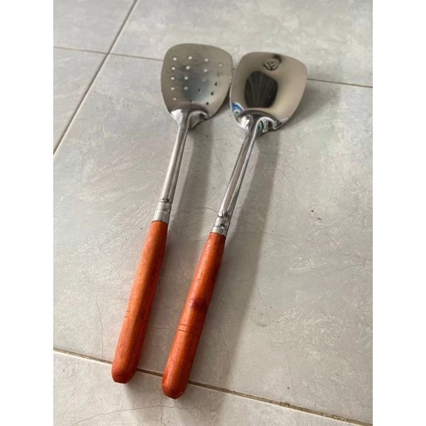 LARGE WOODEN HANDLE SPATULA / LARGE WOODEN HANDLE SPATULA / LARGE WOODEN SPATULA