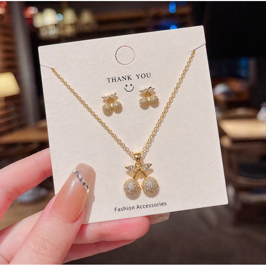 MDL สร้อยคอ + ต่างหู ชุดตกแต่งไทเทเนียมคู่พร้อม Chery Mata Motif