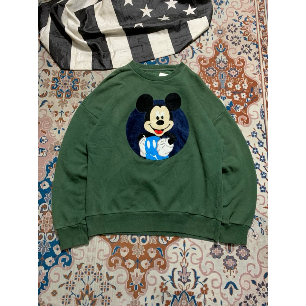 UNKNOWN CREWNECK****