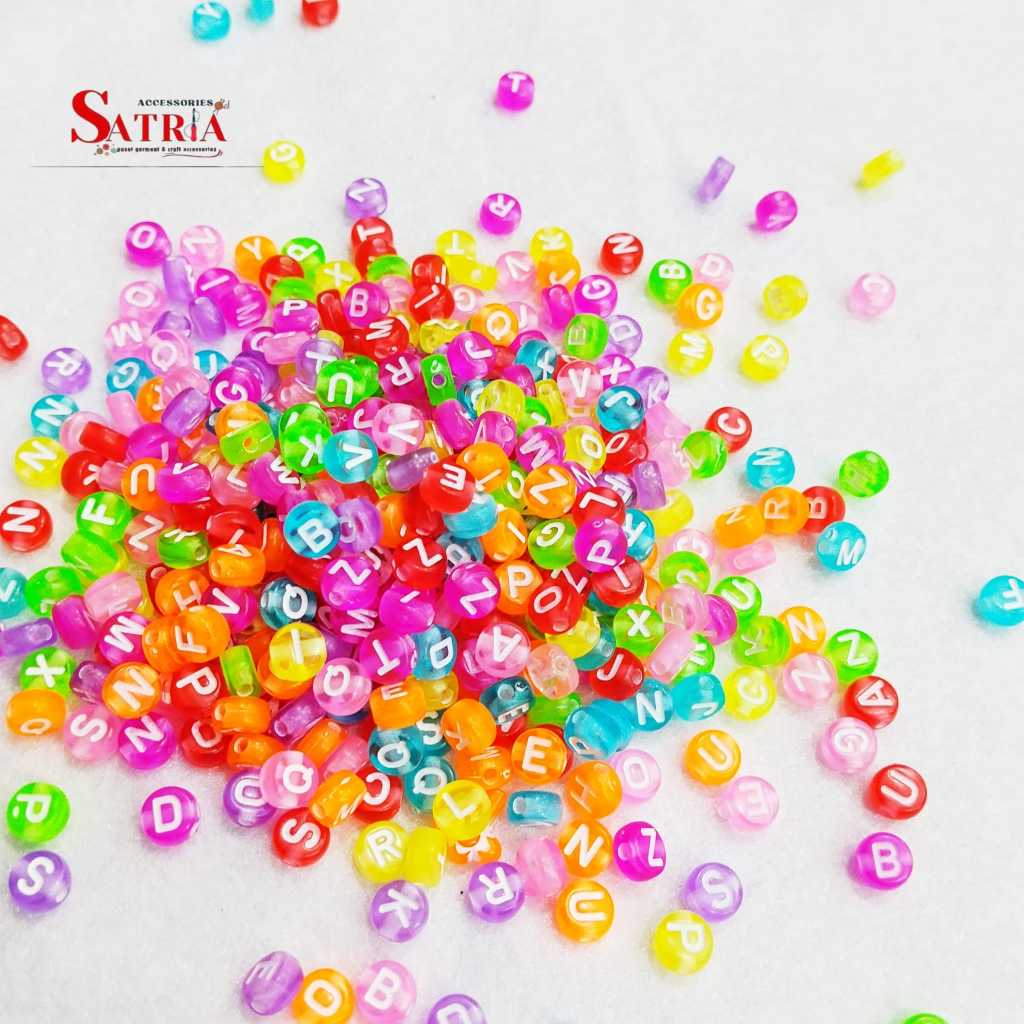 ลูกปัดตัวอักษรสีนีออนมิกซ์ 50 กรัม | DIY อะคริลิคตัวอักษรลูกปัดสร้อยข้อมือสร้อยคอ Handmade/PAEL VARI