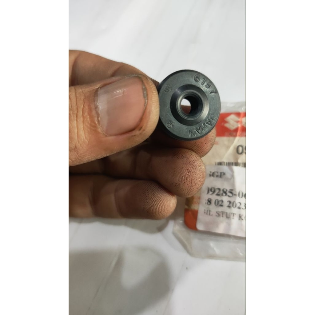 09285-06019 CLUTCH STUT SIL (SGP) RGR RGR150