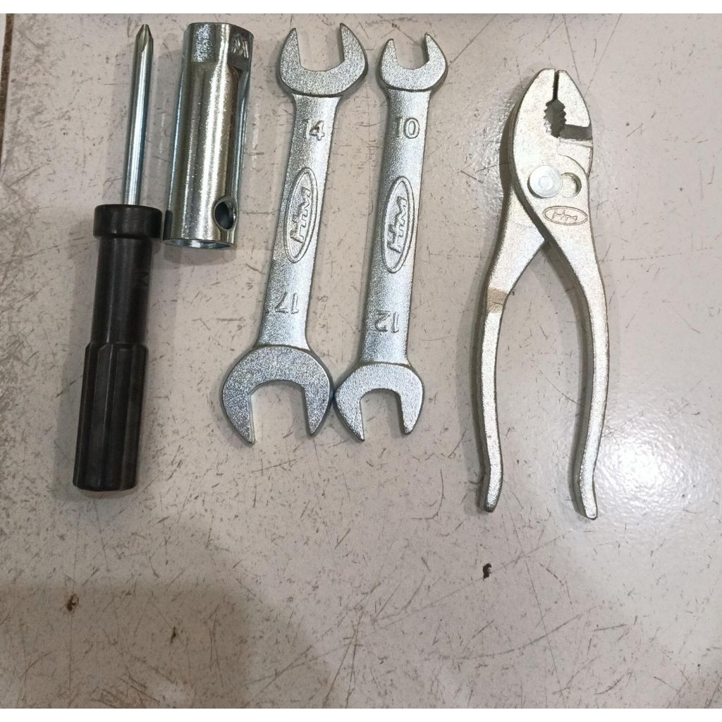 PLIERS / SCREWDRIVER / WRENCH / SMALL SPARK WRENCH