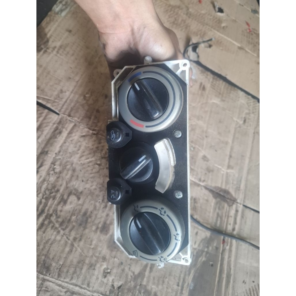 TOMBOL ปุ่มสวิตช์ เครื่องมือ AC เครื่องขยายเสียง AC baleno next G 2003-2007
