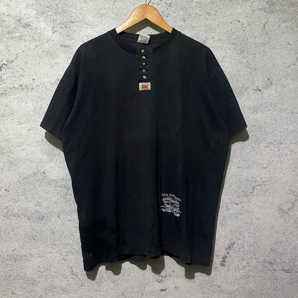 เสื้อยืด Henley hanley