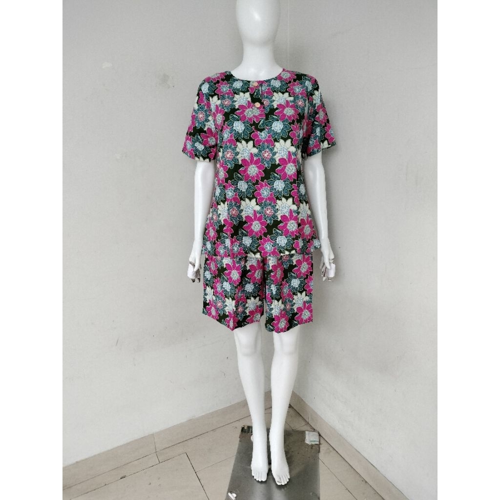 JESS JESS JESS || ชุดกางเกงขาสั้นม้าทอง ld 104cm/ RC 76