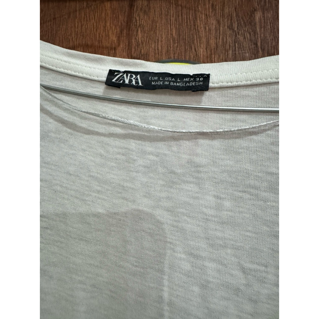 (PRELOVED) เสื้อยืด ZARA UK L