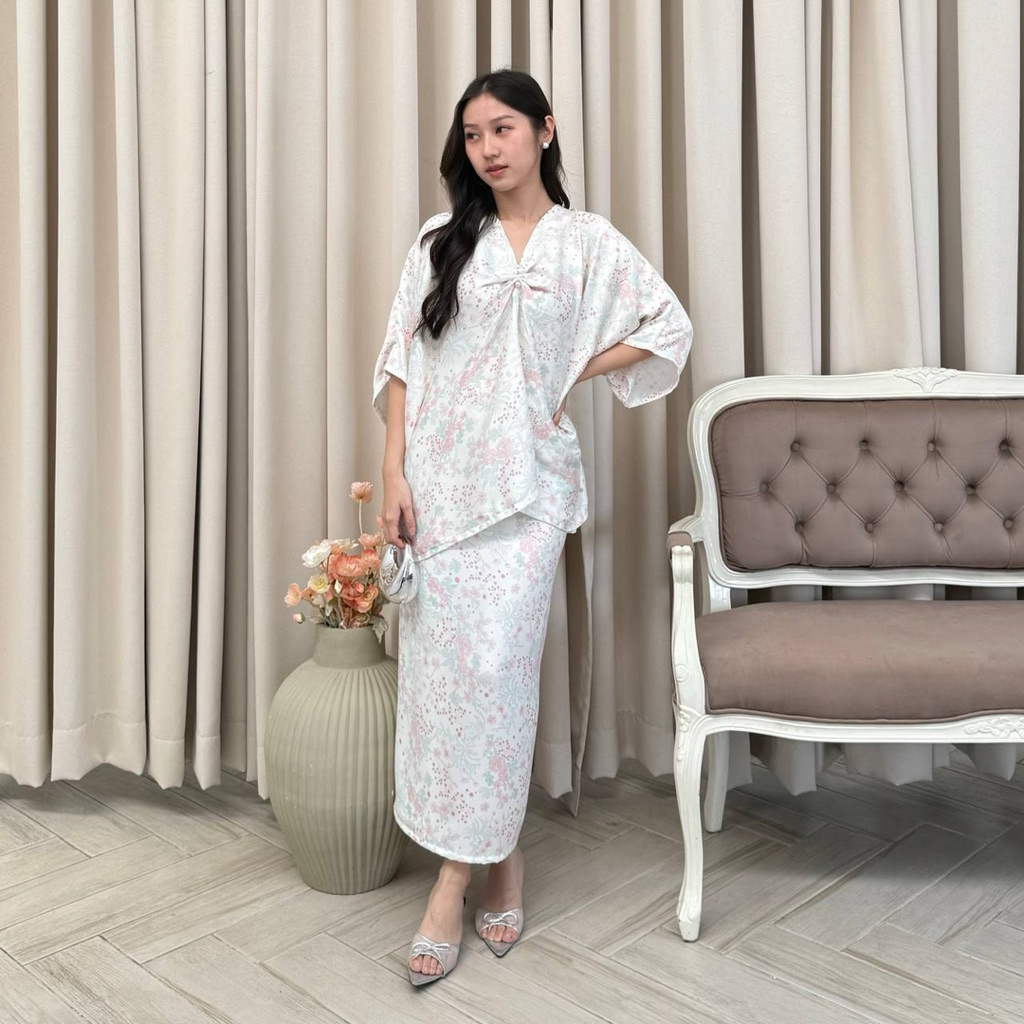 Aletta Set / Kaftan / One Set Satin / Premium Party Dress / Womens Dress / Wedding Dress / Raya Dres