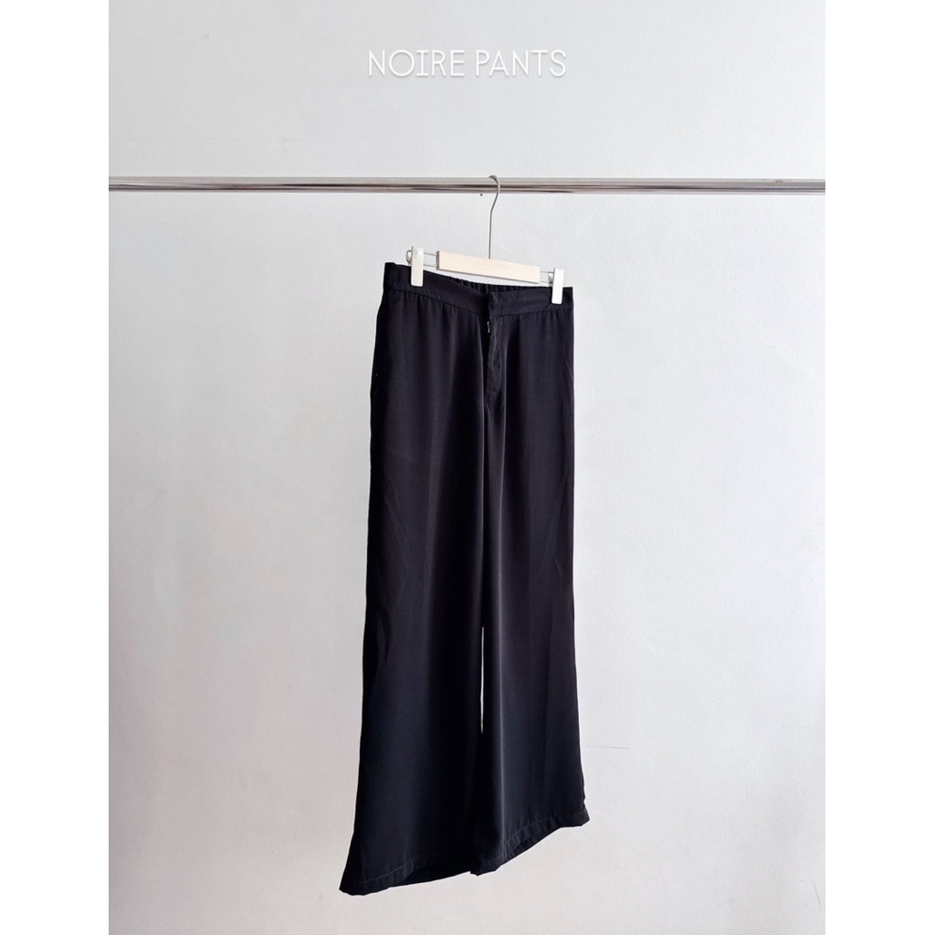 กางเกง Noire สีดํา - COTTONTREND PEKANBARU
