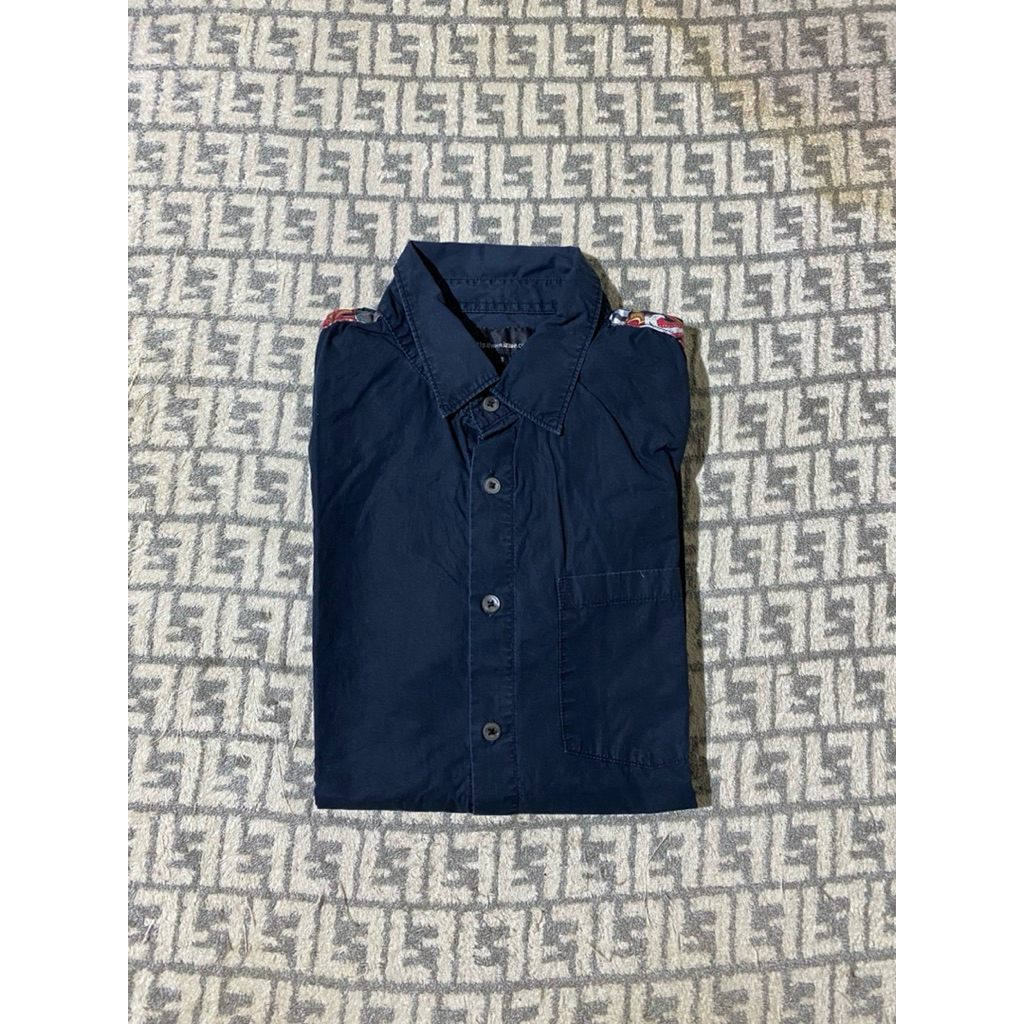 เสื้อเชิ้ตสีกรมท่า KEMEJA Izzue Patchwork