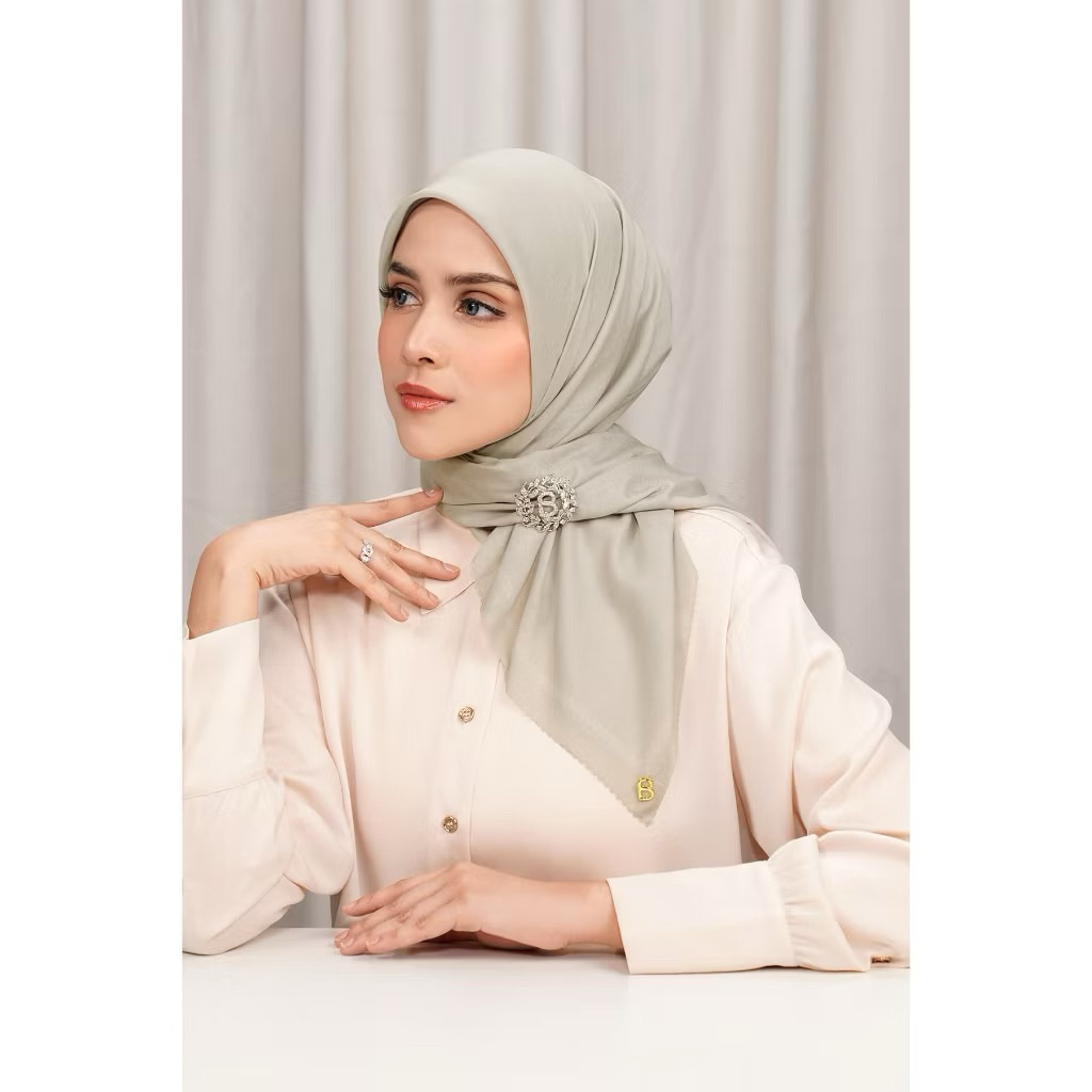 NEW Buttonscarves Today/Today Scarf Premium Voile Monogram B - ข้าวโอ๊ต