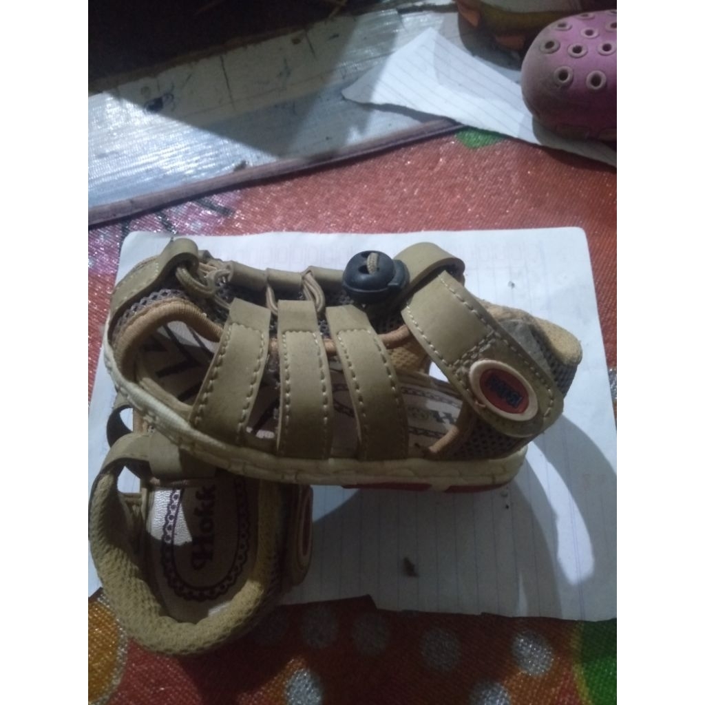 รองเท้าแตะเด็ก HOKKA มือสอง เหมาะสําหรับสวมใส่หมายเลข 23