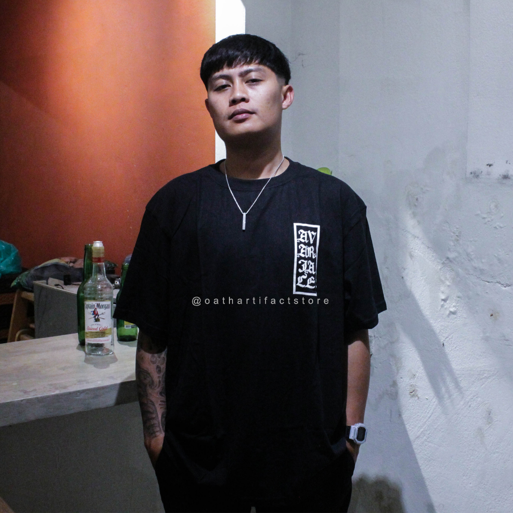 สินค้าอย่างเป็นทางการจาก Avariace - เสื้อยืด Dystopia