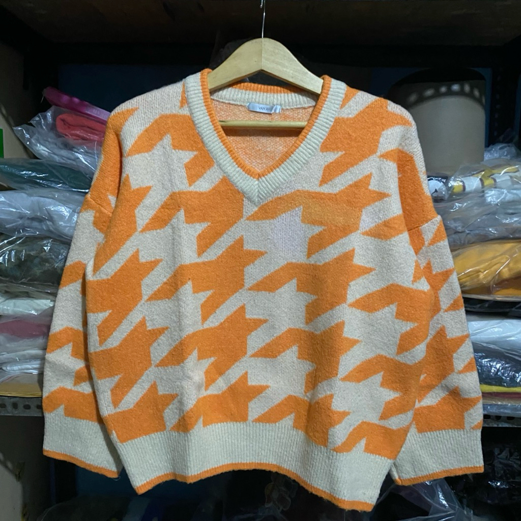 Van Ake Kr Houndstooth Pattern V Knit Orange Size 57x56