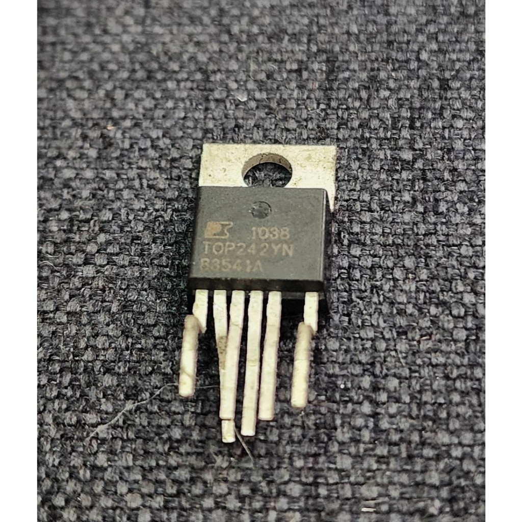 IC TOP242YN TOP242 YN AC/DC Converter 14W 85-265 VAC
