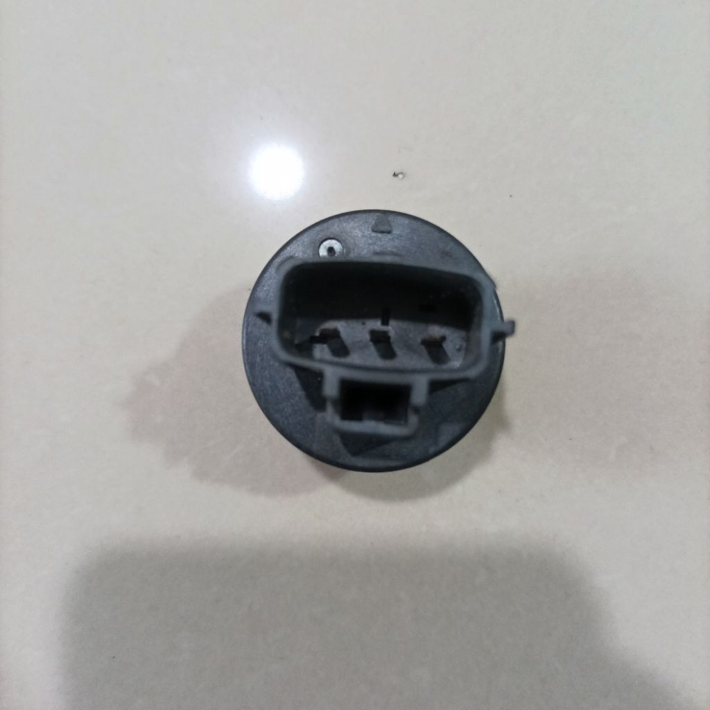 ต้นฉบับ TOYOTA CAMRY COROLLA ALTIS HEADLIGHT BULB FITTING SOCKET