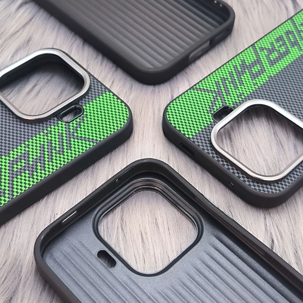 เคส Cyberpunk Hybrid สําหรับ iQoo 15R Magnetic