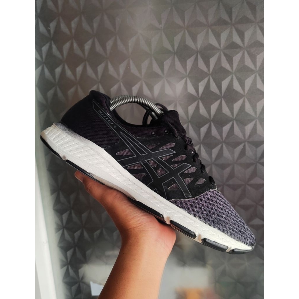 Asics SZ 43 รองเท้ามือสอง