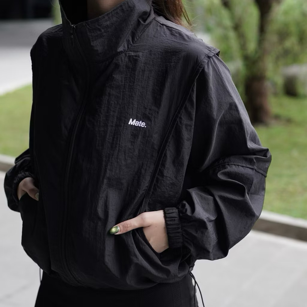 MATE.LTD - เสื้อแจ็คเก็ต COVE PARACHUE