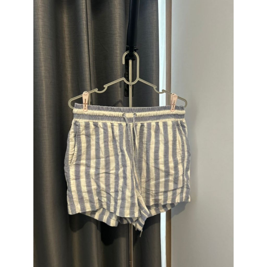 Preloved GAP กางเกงขาสั้นผู้หญิงลายทาง