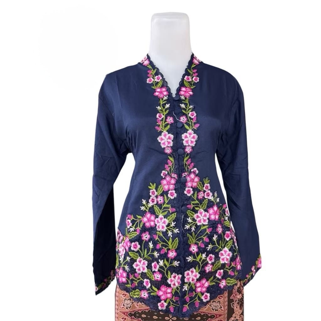 ENCIM KEBAYA TOP WITH FLOWER MOTIF // MODERN KEBAYA // ENCIM KEBAYA // KARTINI KEBAYA // BETAWI ENCI