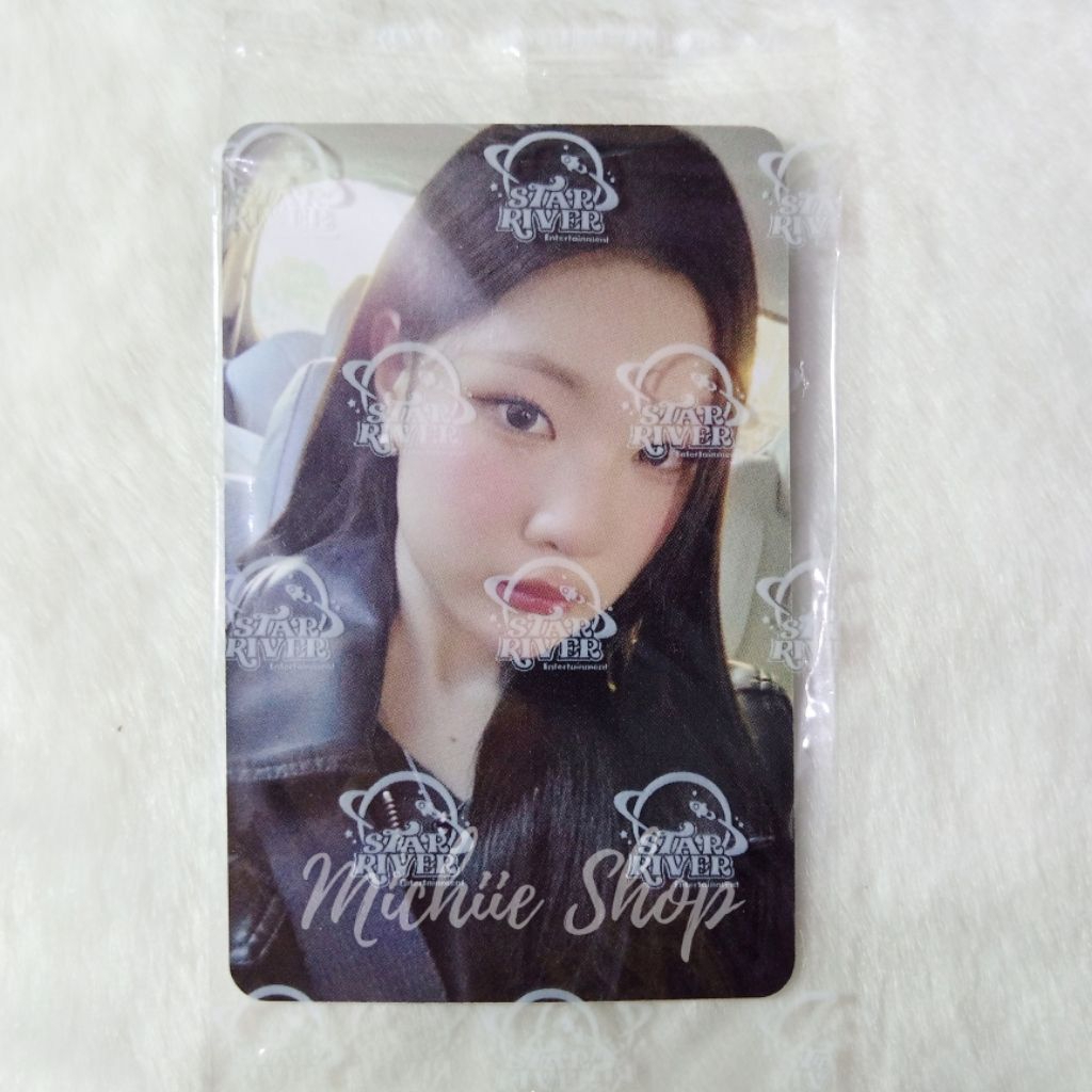 Photocard Hearts2Hearts Juun Focus Starriver 2.0 อย่างเป็นทางการ | การ์ด Juun Hearts2Hearts SR 2.0