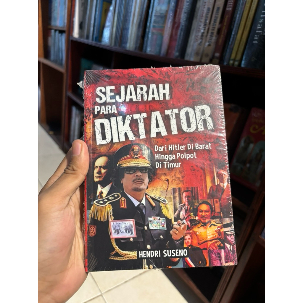 HISTORY BOOK OF DICTATORS - HENDRI SEENO