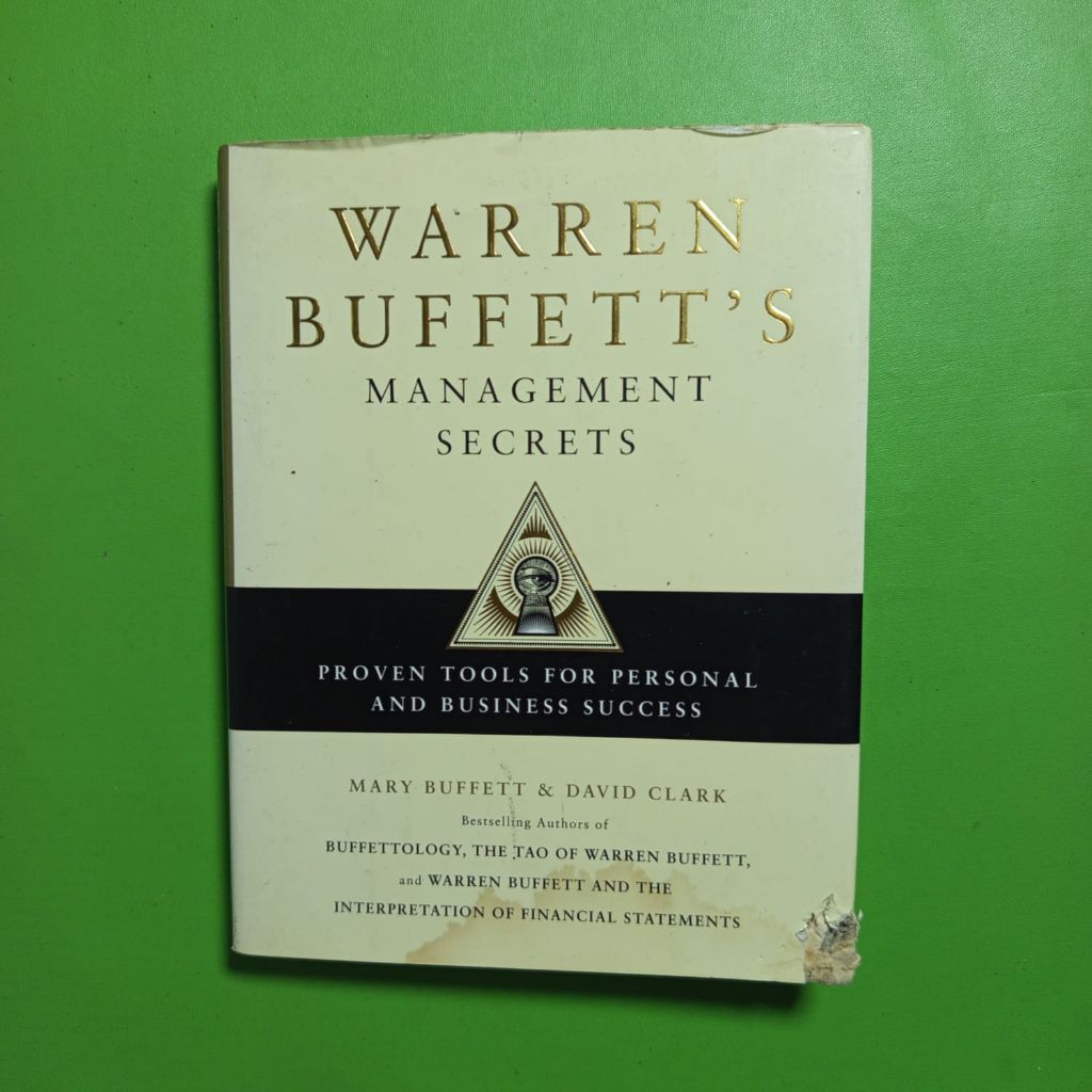 ความลับการจัดการของ Warren Buffett โดย Mary Buffett & David Clark