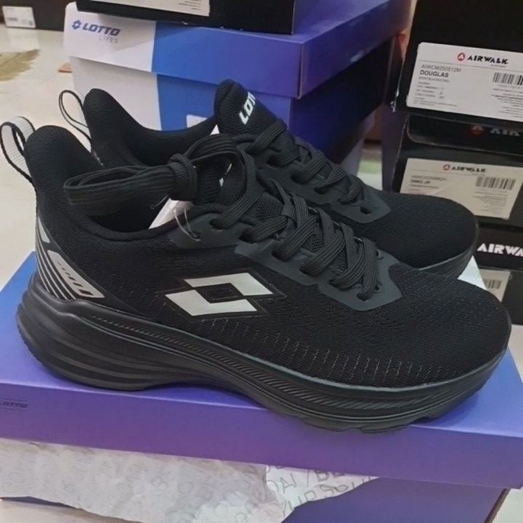 รองเท้า Lotto EDO***