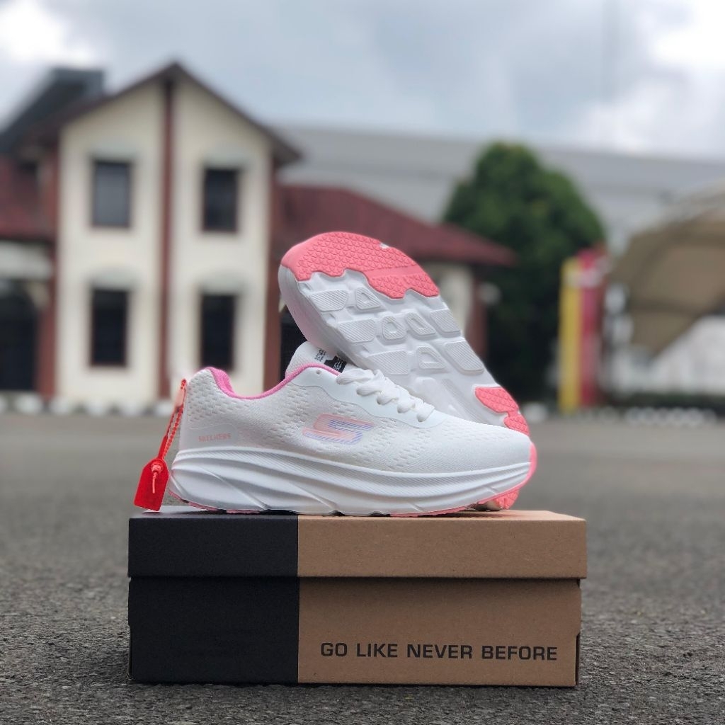 SKECHERS รองเท้าผู้หญิง SIZE 37-41 รองเท้าวิ่งผู้หญิง