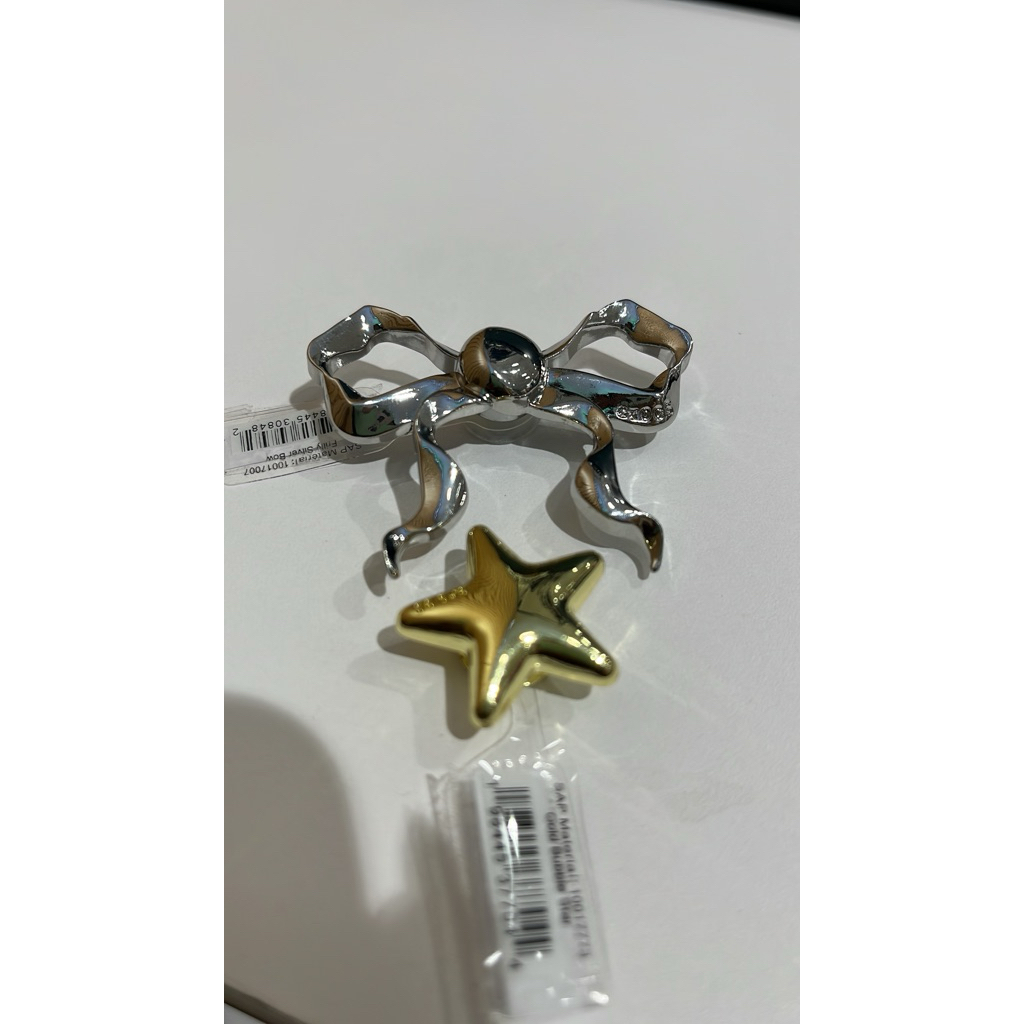 ริบบิ้นดารา Crocs Jibitz