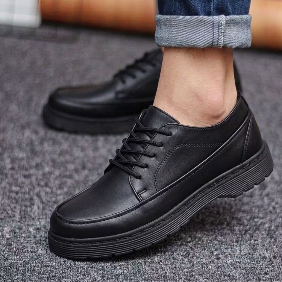 รองเท้าทํางานอย่างเป็นทางการ Oxford สีดําธรรมดาสําหรับผู้ชาย