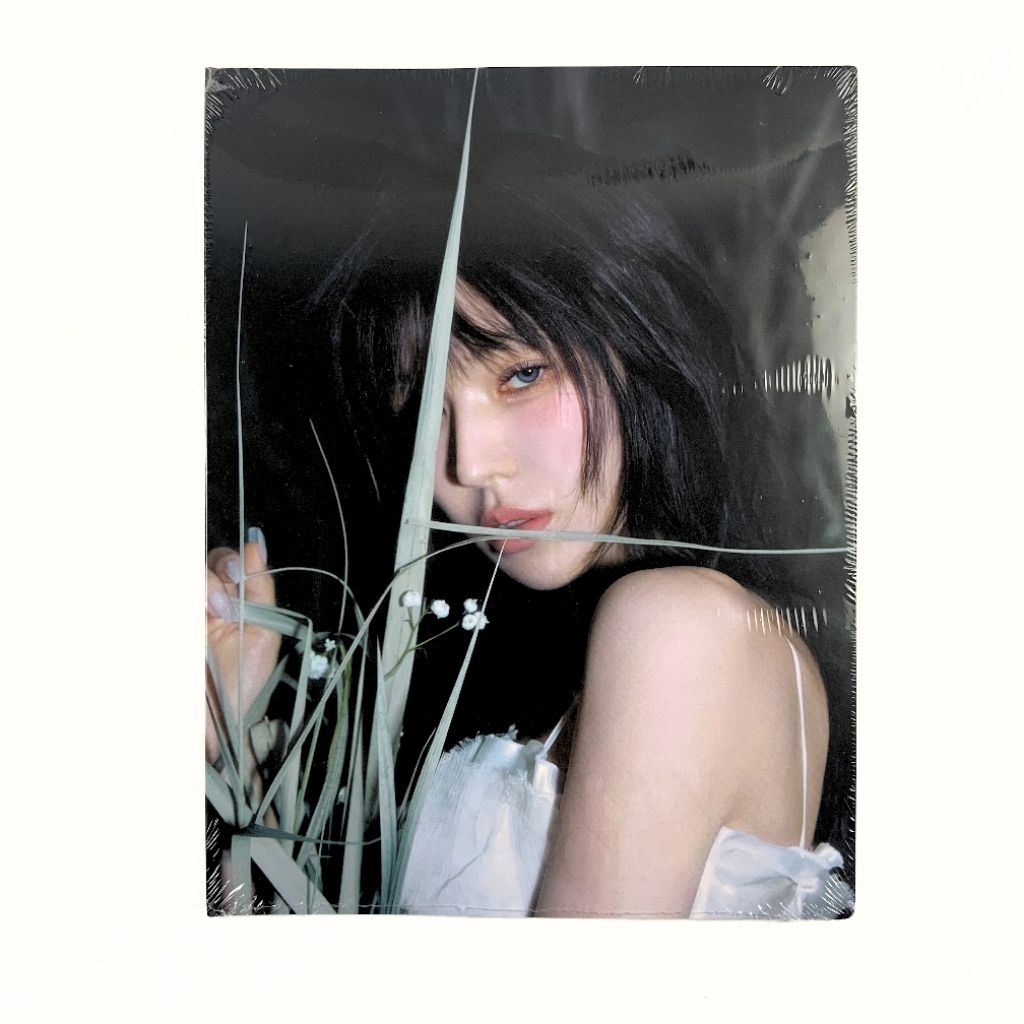 Red Velvet Wendy 3rd Mini Album - Ceruan Verge (Photobook Ver.)