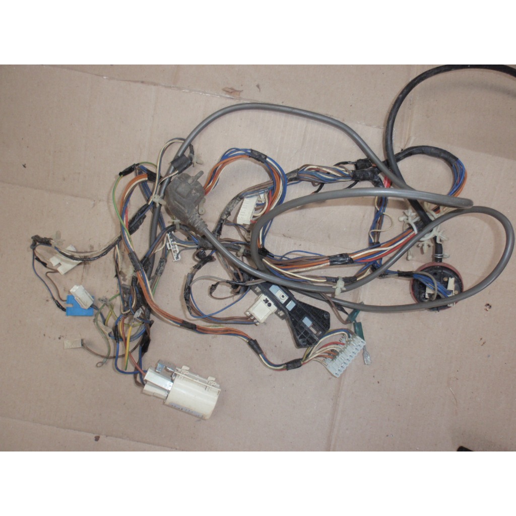 MESIN MODENA MDN 652 เครื่องซักผ้าฝาหน้าสายไฟขนาด 6.5 กก.