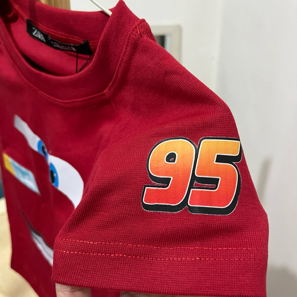เสื้อครอป RED MCQUEEN ใหม่