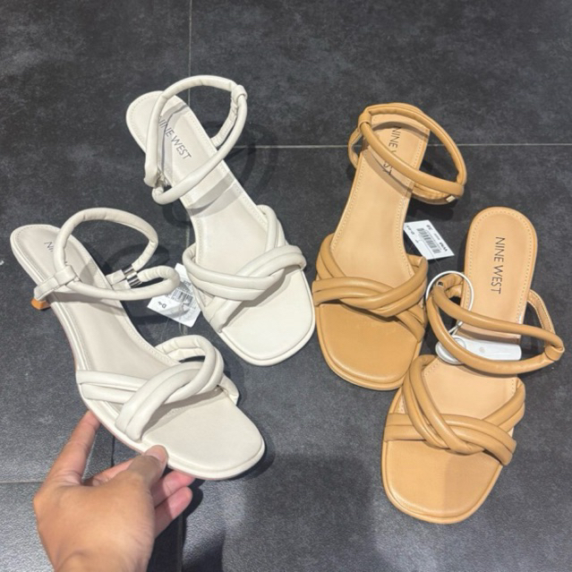 Nine West hels โดย payles