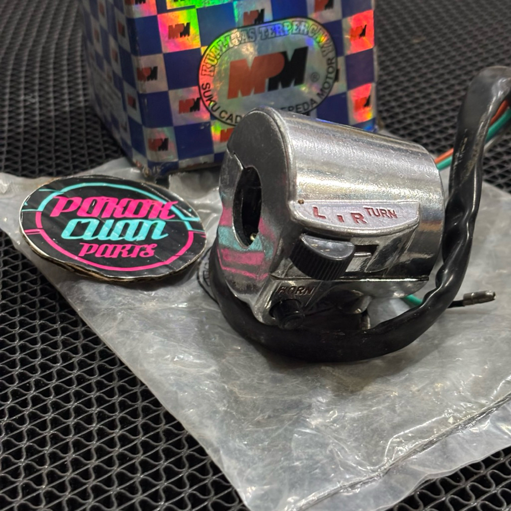 ซ้าย SWITCH HOLDER CB CG CB100 CB125 CG110 CG125 MPM