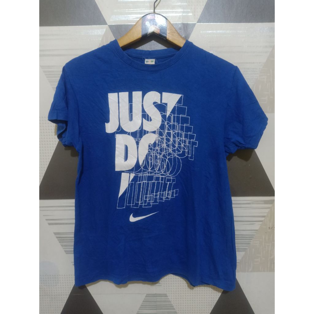 เสื้อยืด JDI ขนาดเล็ก