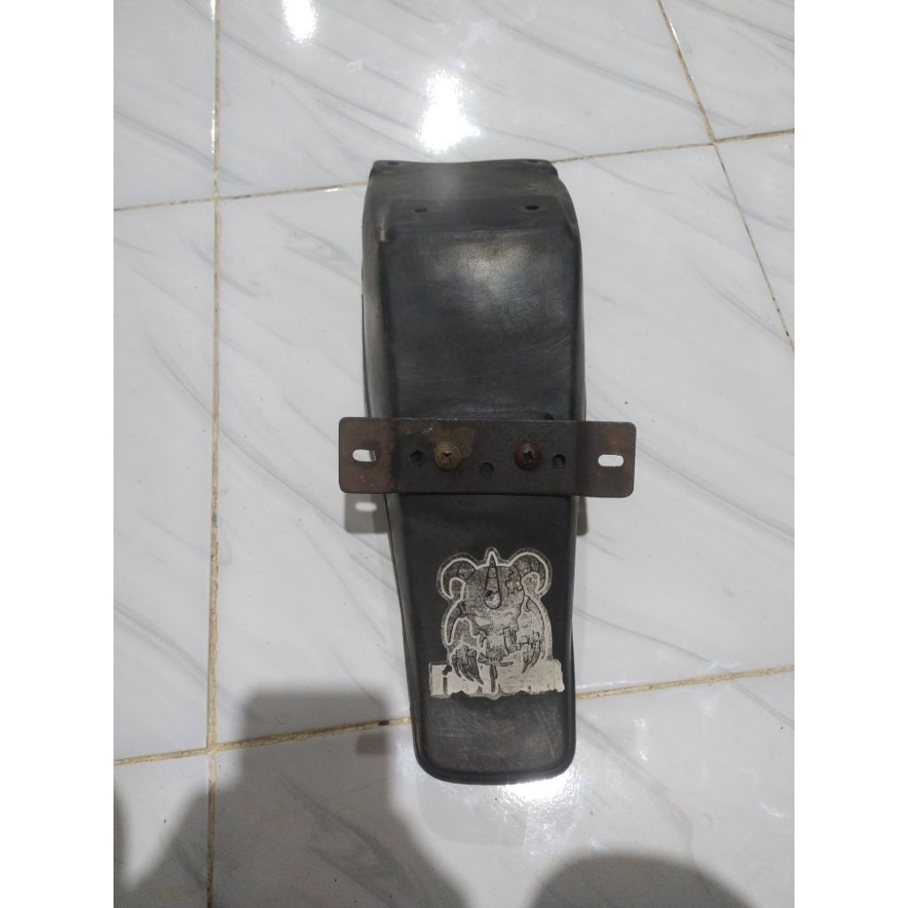 บังโคลนหลัง RC110 SUZUKI RC 110 CRYSTAL ORIGINAL